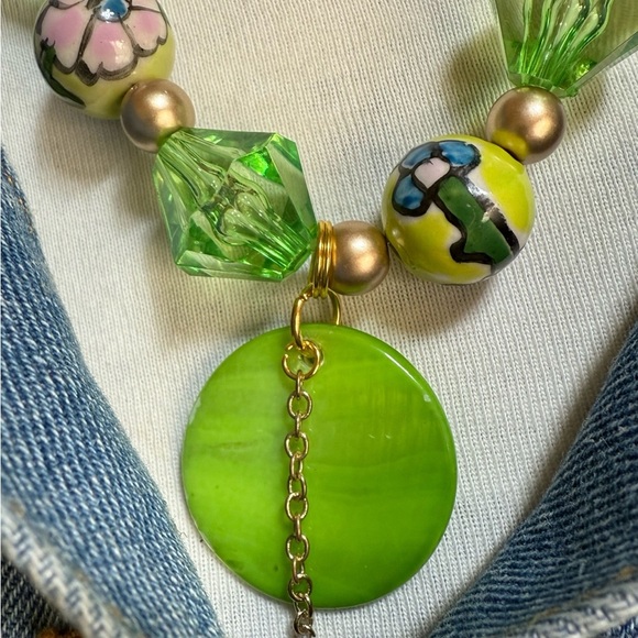 Alquimia Green and Gold Necklace - Picture 3 of 5